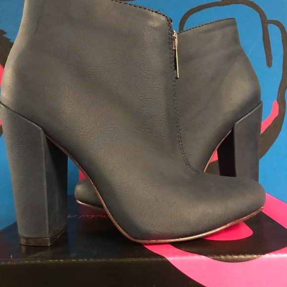 Never worn, 4 inch - Picture 2 of 5